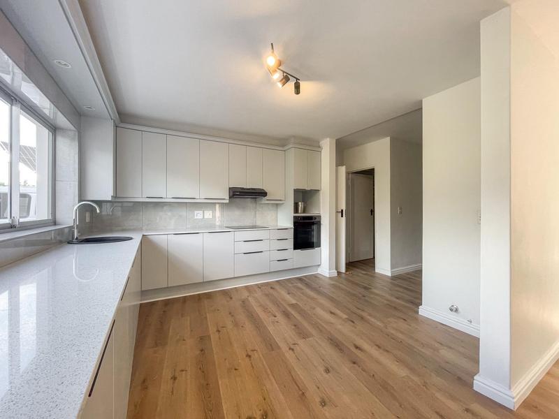 To Let 4 Bedroom Property for Rent in Hout Bay Western Cape